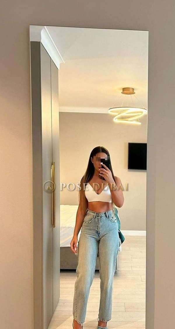 Alice, 28, escort in Dubai — Romanian, 170 cm (photo 3 of 6)