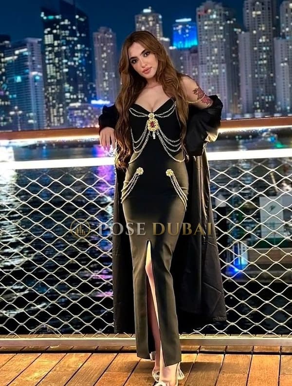 Alina, 24, escort in Dubai — Russian, 170 cm (photo 7 of 9)
