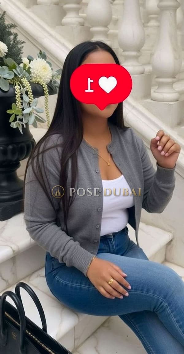Ananya, 25, escort in Dubai — Indian, 165 cm (photo 1 of 6)