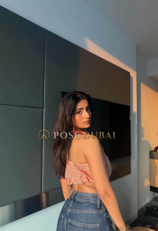 Anika, 22, escort in Dubai — Indian, 169 cm (photo 3 of 5)