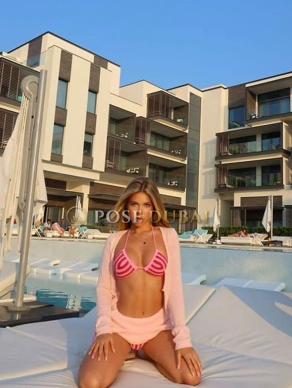Anna, 22, escort in Dubai — 168 cm (photo 8 of 13)