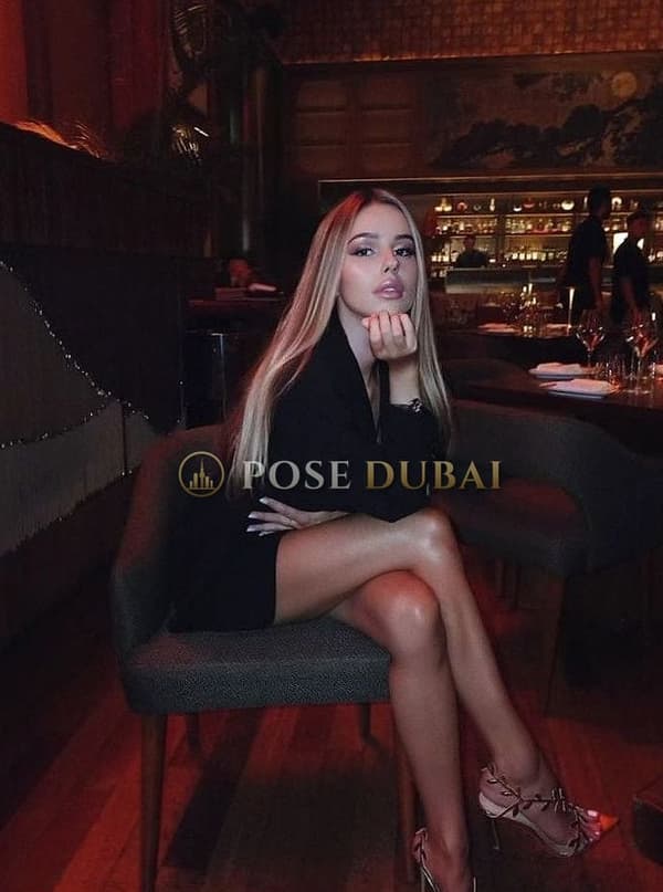 Annie, 23, escort in Dubai — 168 cm (photo 5 of 7)