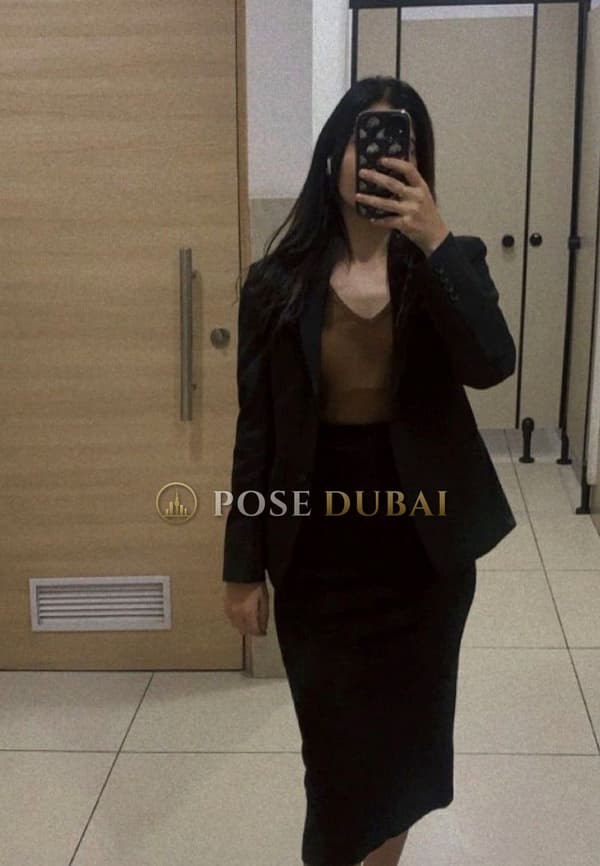 Avni, 23, escort in Dubai — 172 cm, Indian (photo 6 of 7)