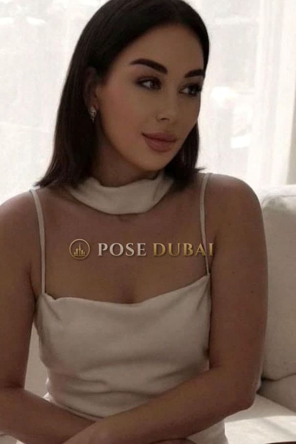 Laura, 29, escort in Dubai — Kazakh, 170 cm (photo 1 of 13)