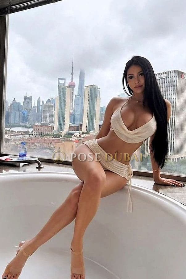 Lena, 25, escort in Dubai — 165 cm (photo 1 of 10)