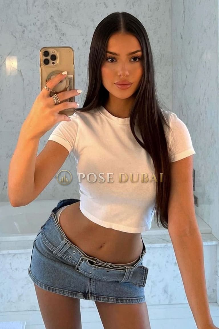 Milla, 23, escort in Dubai — 169 cm, Romanian (photo 2 of 6)