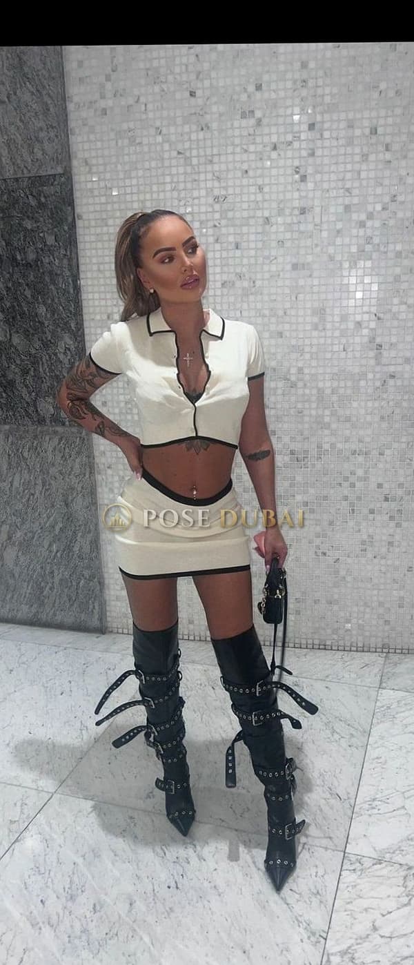 Chanel, 27, escort in Dubai — 170 cm, British (photo 2 of 5)