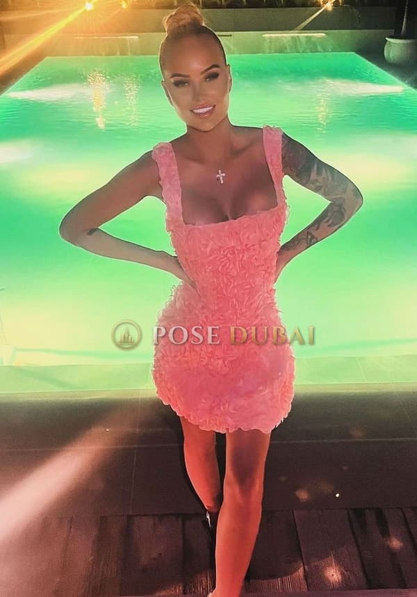 Chanel, 27, escort in Dubai — British, 170 cm (photo 3 of 5)