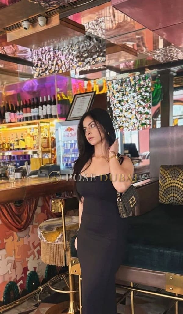 Devika, 22, escort in Dubai — 168 cm, Indian (photo 4 of 4)