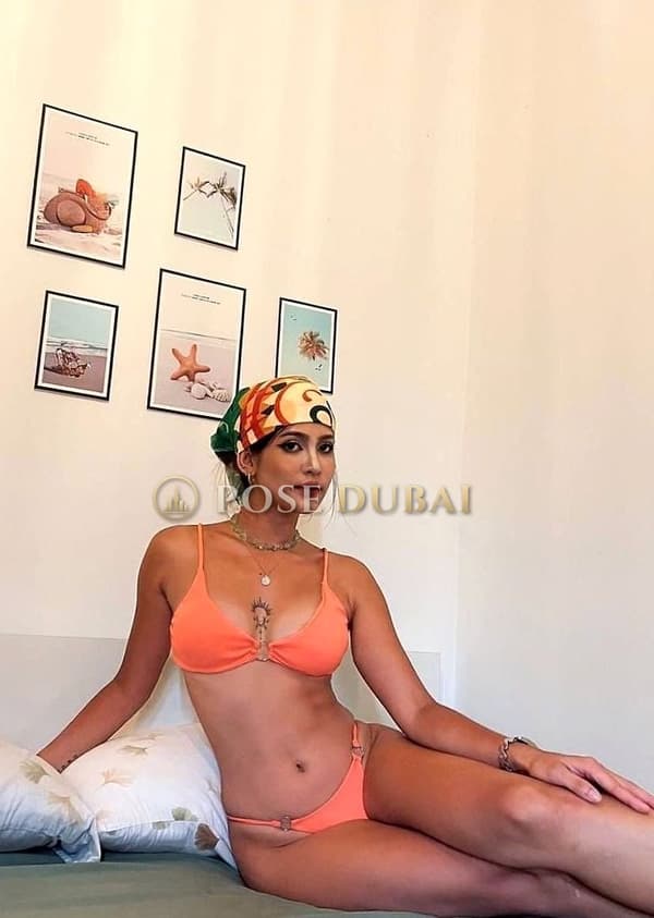 Diva, 24, escort in Dubai — 165 cm, Indonesian (photo 8 of 13)