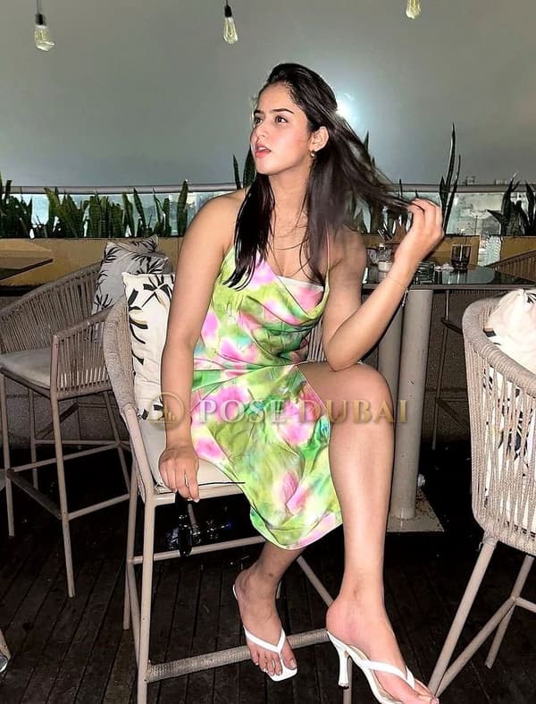 Diya, 22, escort in Dubai — 168 cm, Indian (photo 2 of 5)