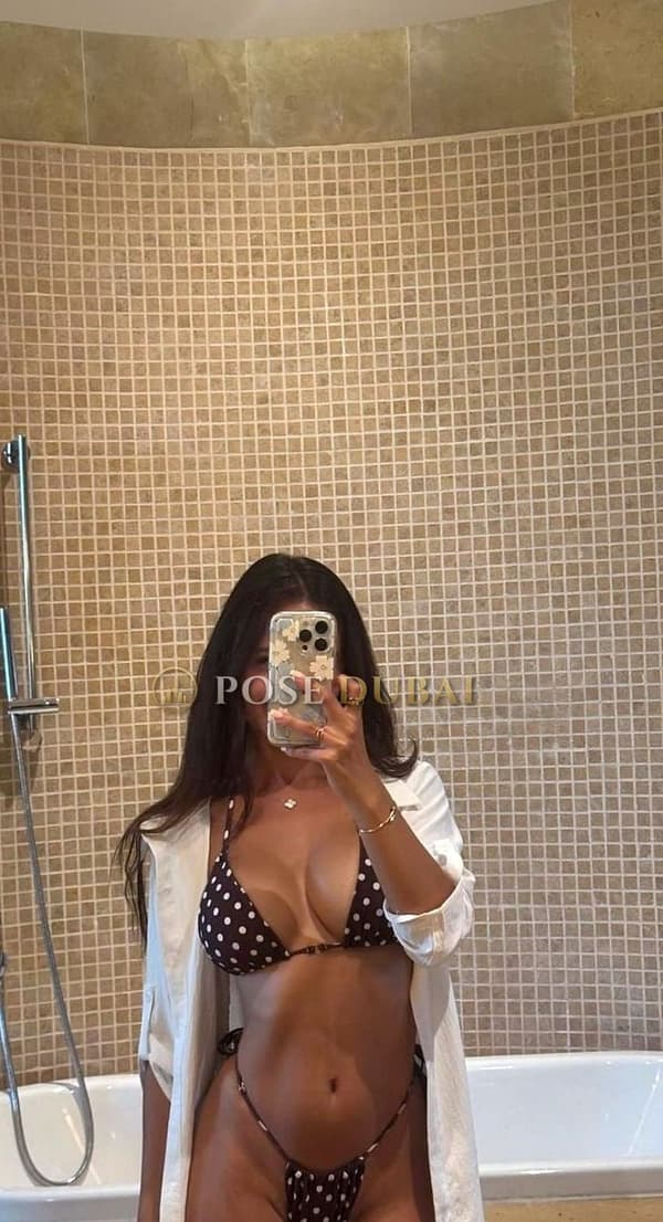 Eliana, 24, escort in Dubai — 166 cm (photo 5 of 6)
