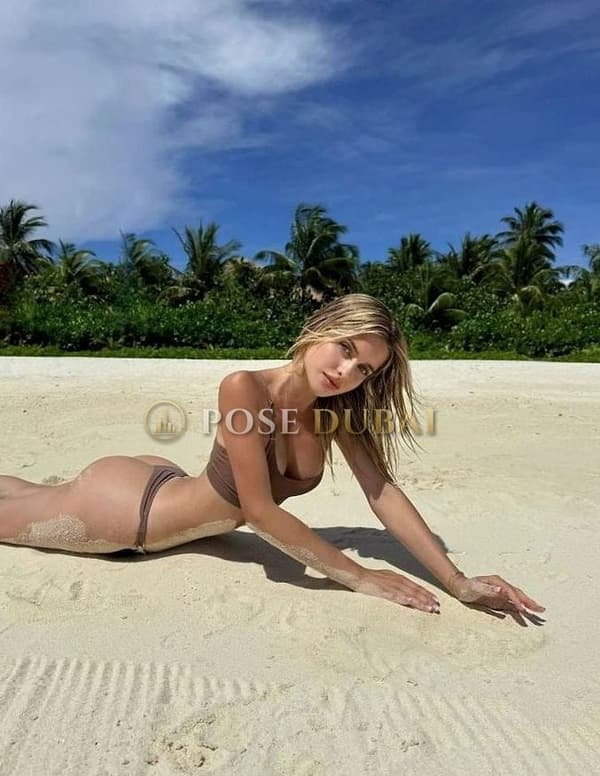 Elisa, 22, escort in Dubai — 170 cm (photo 7 of 10)