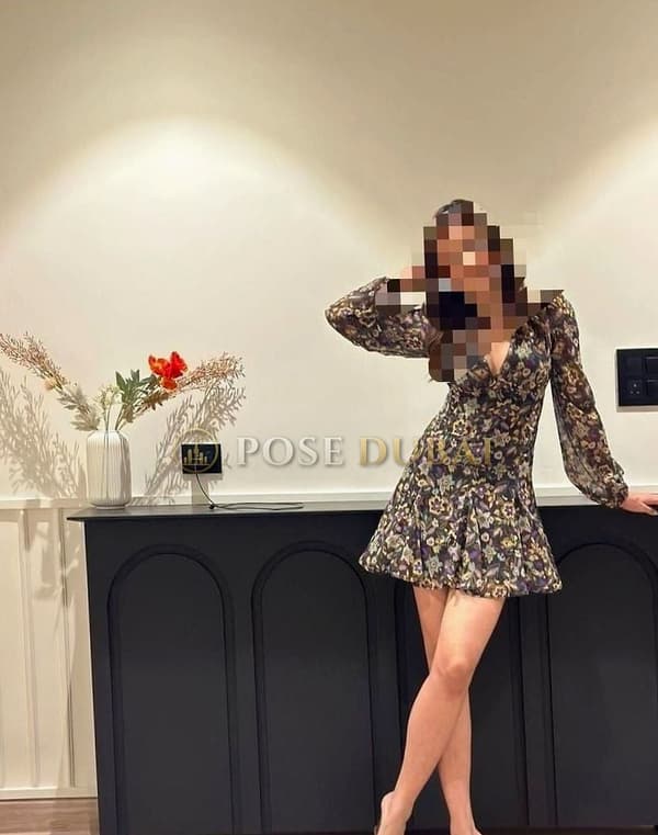 Esha, 23, escort in Dubai — Indian, 170 cm (photo 5 of 10)