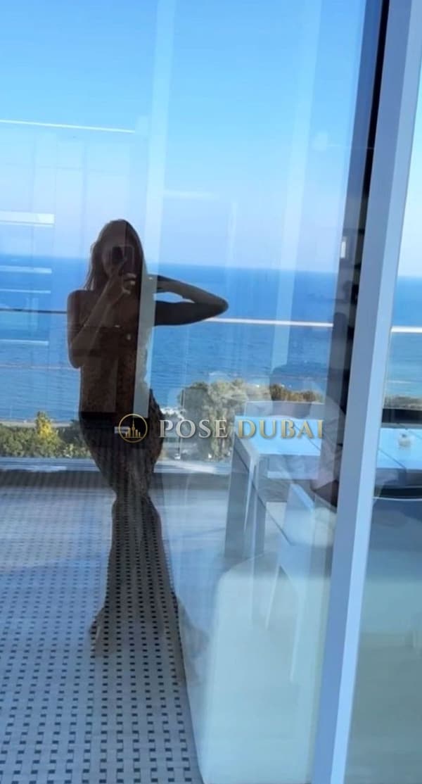 Esha, 23, escort in Dubai — 170 cm, Indian (photo 8 of 10)