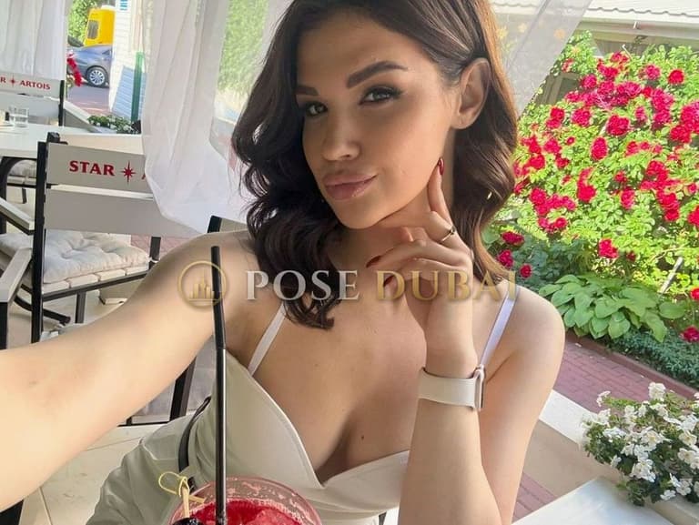 Eva, 18, escort in Dubai — 168 cm (photo 8 of 13)