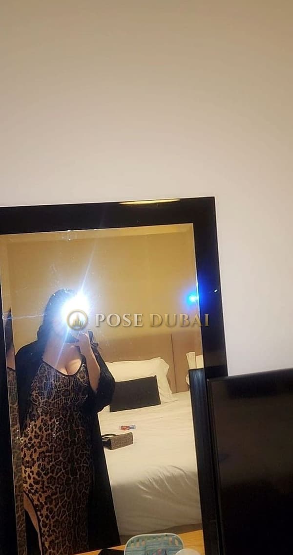Farah, 20, escort in Dubai — Moroccan, 170 cm (photo 1 of 4)