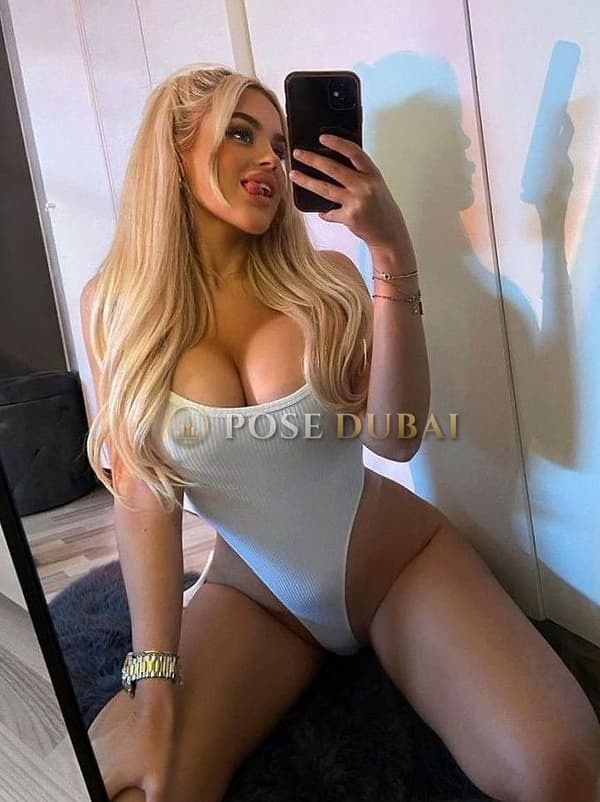 Irina, 22, escort in Dubai — 170 cm (photo 6 of 8)