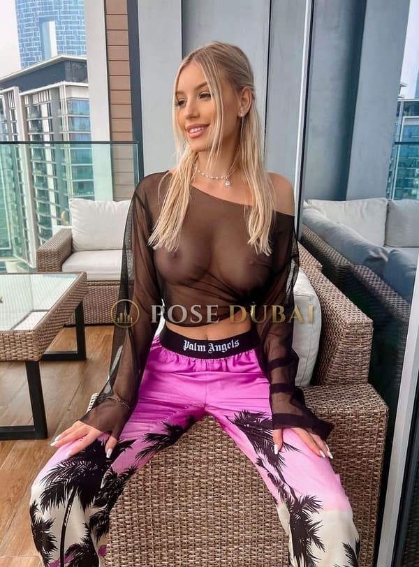 Jessica, 22, escort in Dubai — 168 cm (photo 8 of 12)