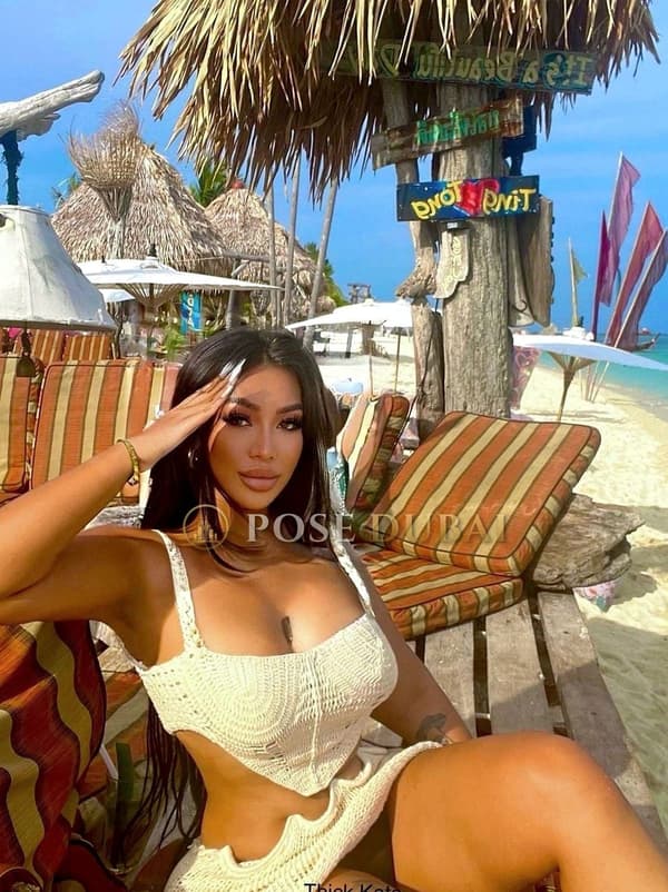 Kate, 25, escort in Dubai — Colombian, 158 cm (photo 11 of 13)