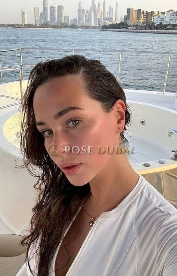 Lily, 22, escort in Dubai — 168 cm (photo 12 of 13)