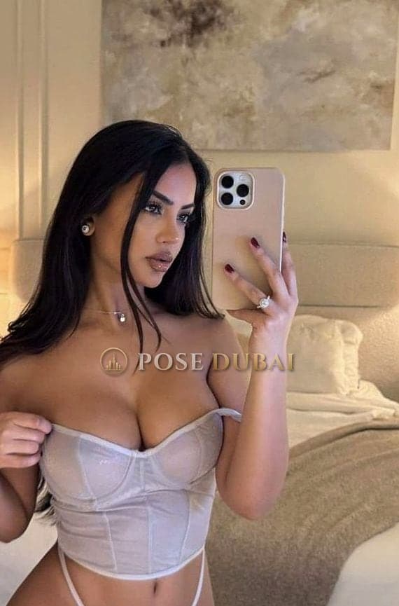 Limizi, 23, escort in Dubai — 170 cm (photo 1 of 11)