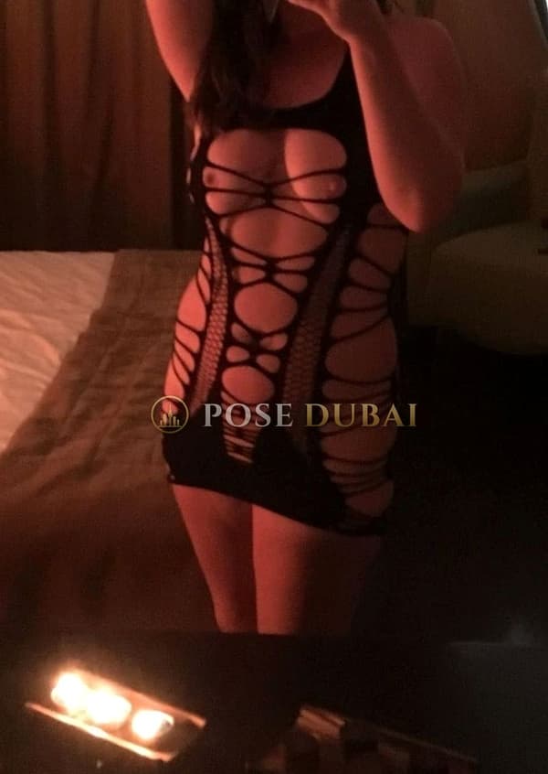 Lindsey, 43, escort in Dubai — 168 cm, British (photo 8 of 13)