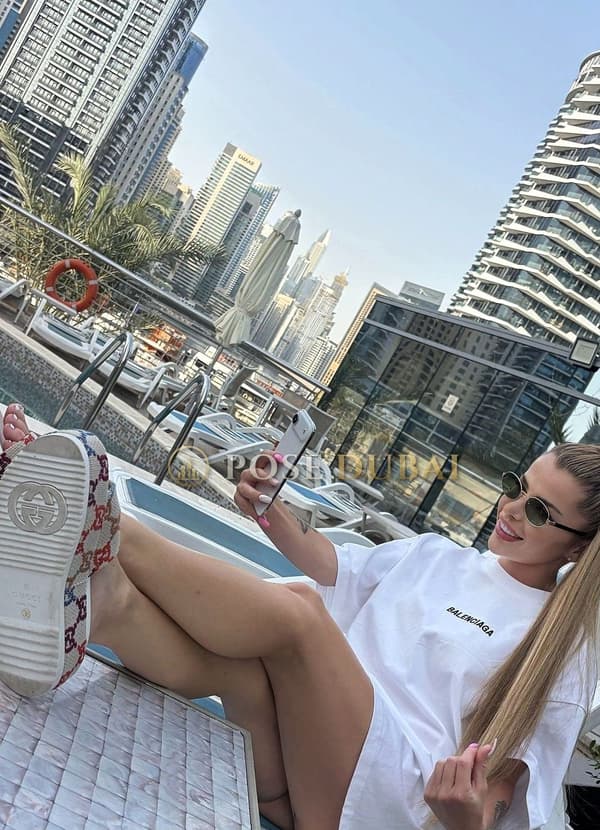 Lucie, 26, escort in Dubai — Hungarian, 152 cm (photo 9 of 13)
