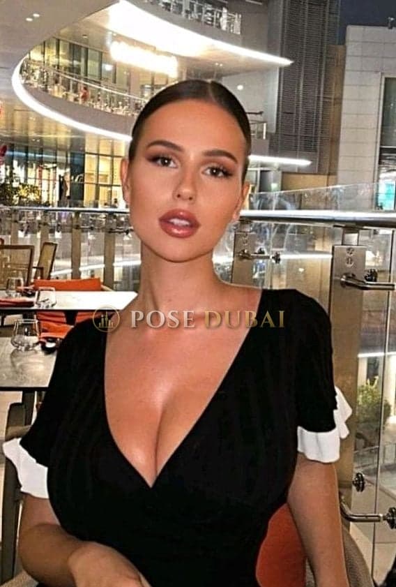 Annie, 23, escort in Dubai — 168 cm (photo 1 of 7)