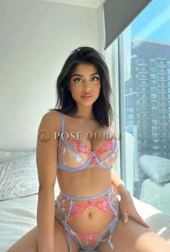 Gabriela, 25, escort in Dubai — Brazilian, 168 cm (photo 1 of 9)