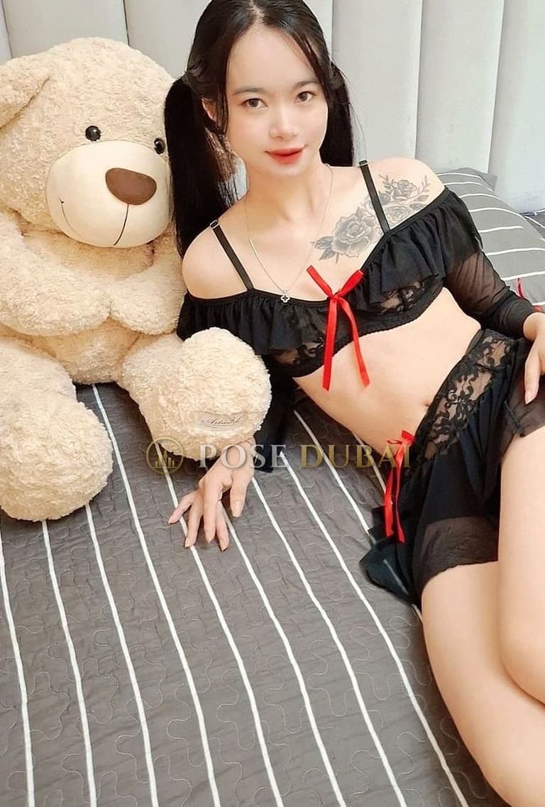 Hana, 18, escort in Dubai — Vietnamese, 150 cm (photo 1 of 13)
