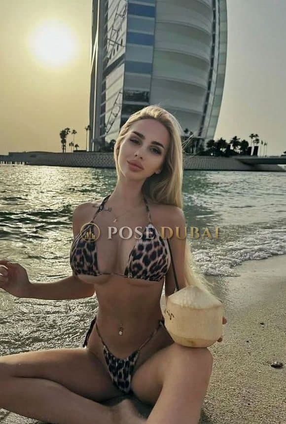 Larina, 24, escort in Dubai — 166 cm (photo 1 of 6)