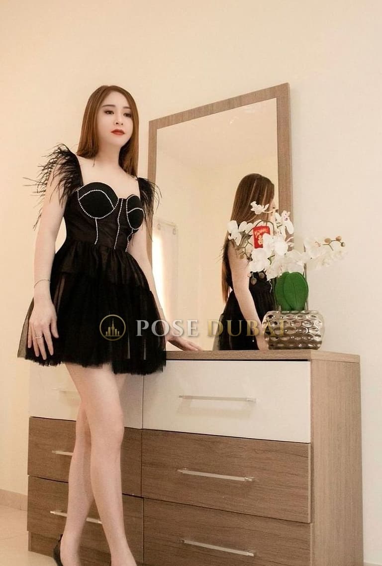 Lisa, 32, escort in Dubai — Vietnamese, 165 cm (photo 1 of 13)