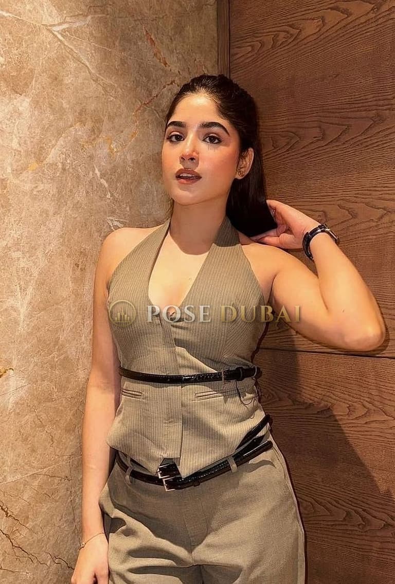 Mishi, 22, escort in Dubai — Indian, 168 cm (photo 1 of 4)