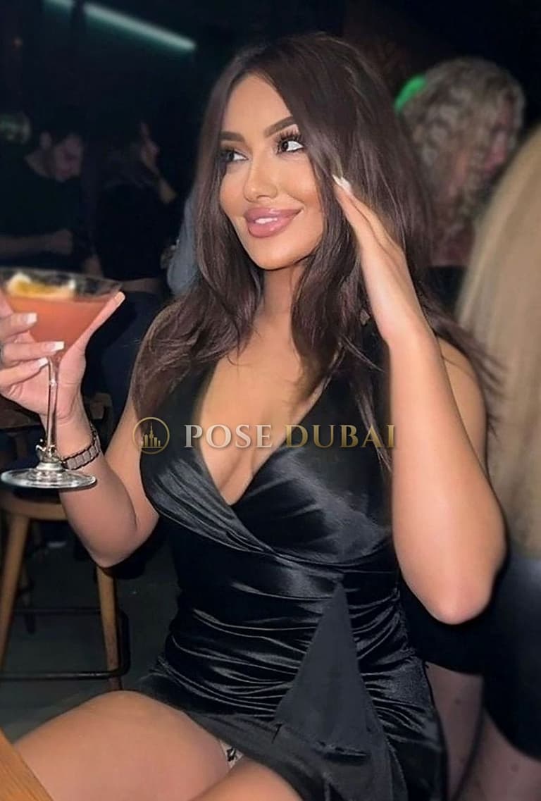 Rose, 25, escort in Dubai — Azerbaijani, 165 cm (photo 1 of 8)
