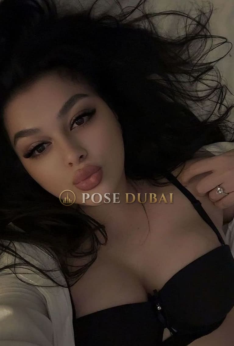 Sara, 26, escort in Dubai — Turkish, 165 cm (photo 1 of 11)