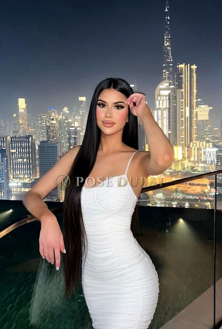 Sarah, 23, escort in Dubai — Romanian, 168 cm (photo 1 of 9)