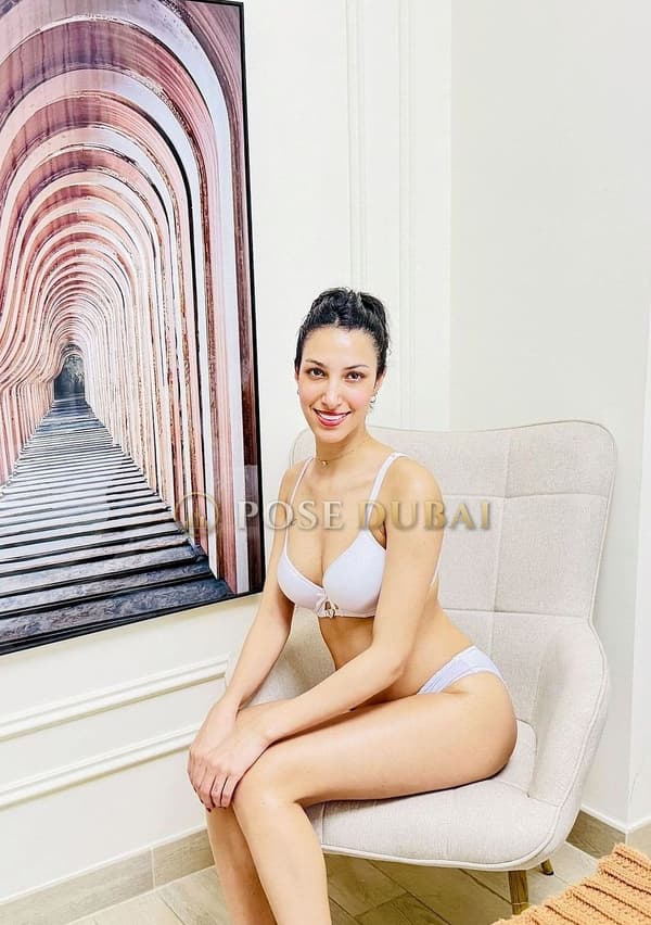Maya, 22, escort in Dubai — 170 cm, Tunisian (photo 10 of 13)