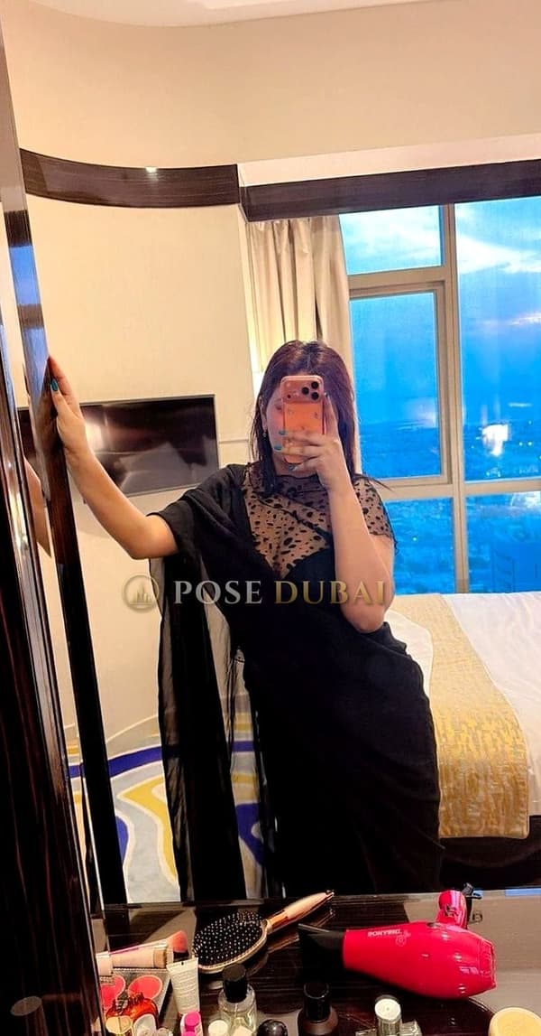 Maya, 23, escort in Dubai — 167 cm, Indian (photo 6 of 10)