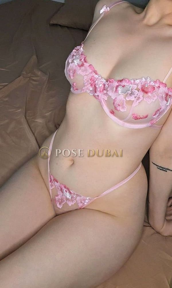 Meme, 22, escort in Dubai — 170 cm, Syrian (photo 8 of 9)