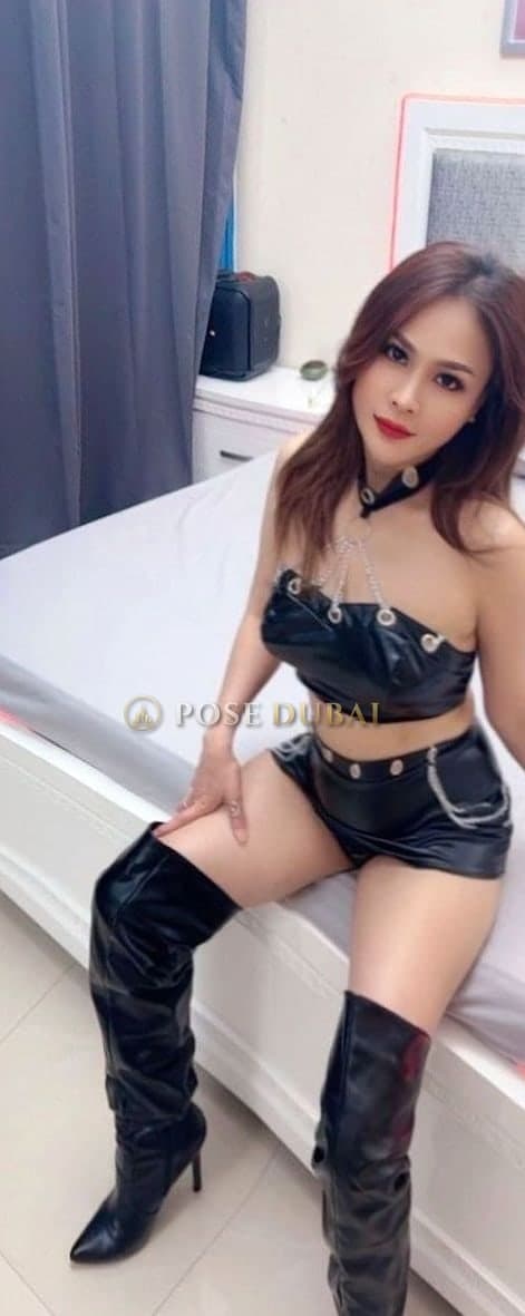 Mia, 23, escort in Dubai — 155 cm, Vietnamese (photo 2 of 10)