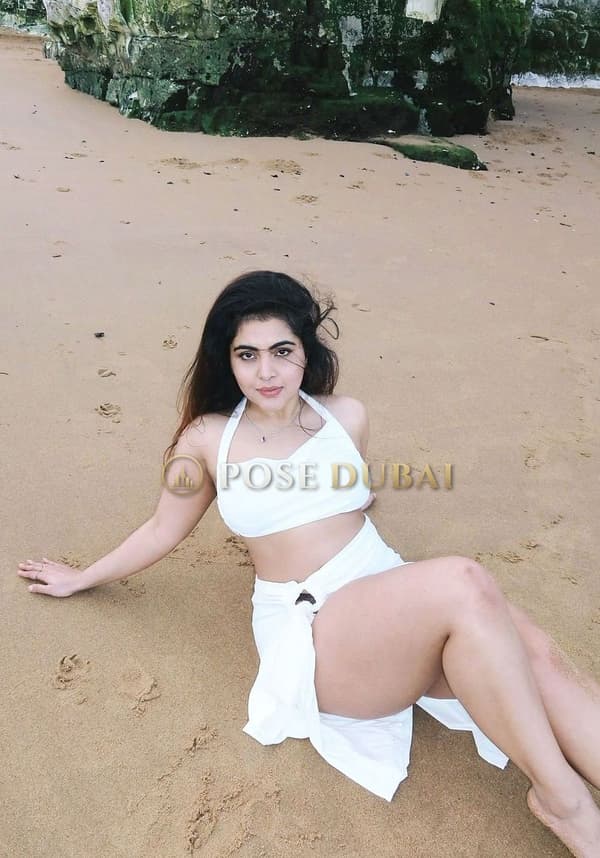 Muskan, 23, escort in Dubai — 168 cm, Indian (photo 4 of 6)