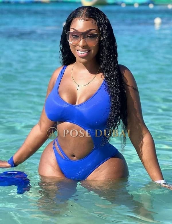 Olivia, 27, escort in Dubai — South African, 165 cm (photo 5 of 9)