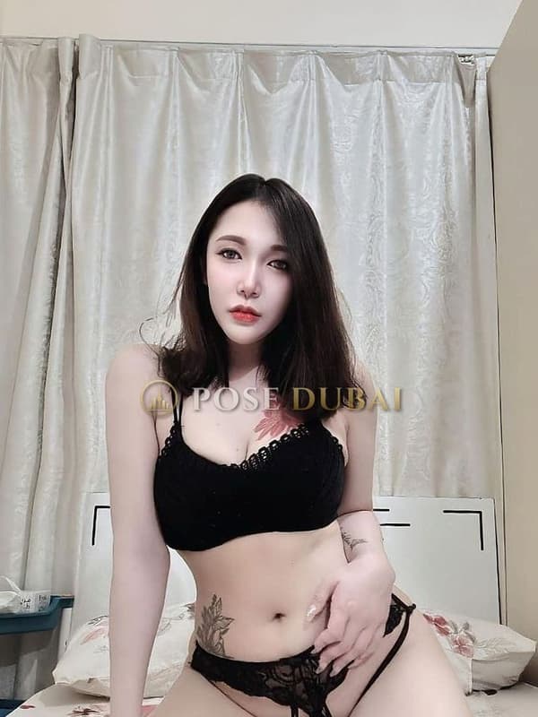 Emely, 24, escort in Dubai — Thai, 165 cm (photo 1 of 5)