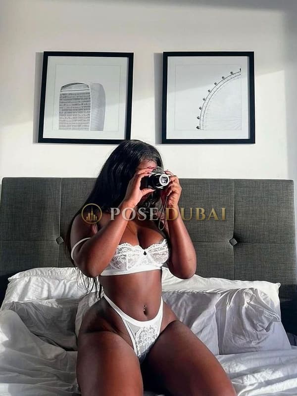 Grace, 24, escort in Dubai — Ghanaian, 169 cm (photo 1 of 6)