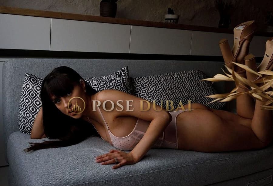 Riri, 20, escort in Dubai — 175 cm (photo 5 of 7)