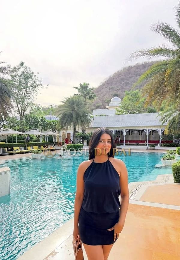 Riya, 22, escort in Dubai — Indian, 168 cm (photo 3 of 4)