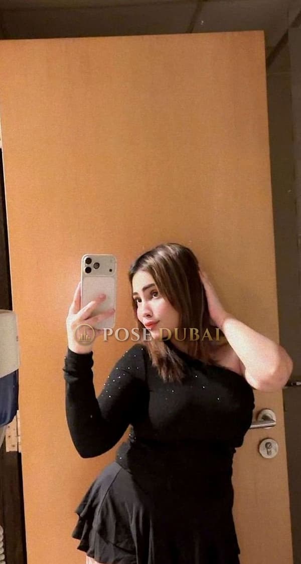 Riyaa, 21, escort in Dubai — Indian, 170 cm (photo 5 of 5)