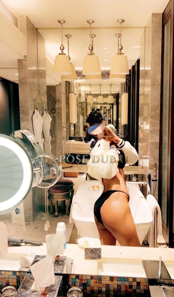 Saee, 26, escort in Dubai — 168 cm, Indian (photo 8 of 9)