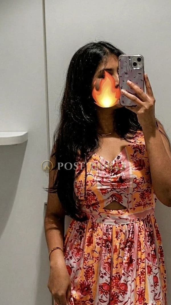 Sakshi, 23, escort in Dubai — 173 cm (photo 6 of 7)